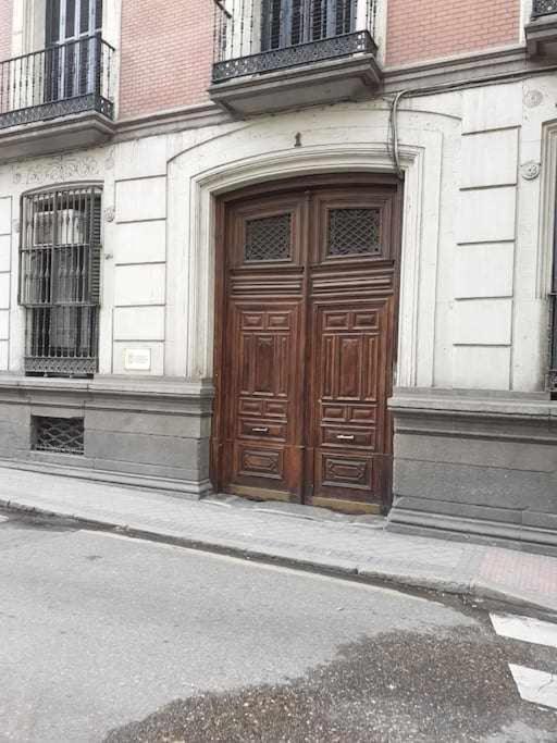 Comodo Apartamento Mayor Y Sol Madryt Zewnętrze zdjęcie